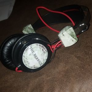 WeSC Berrics limited edition headphones